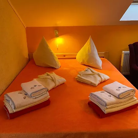Beachside Strautini Guest house *